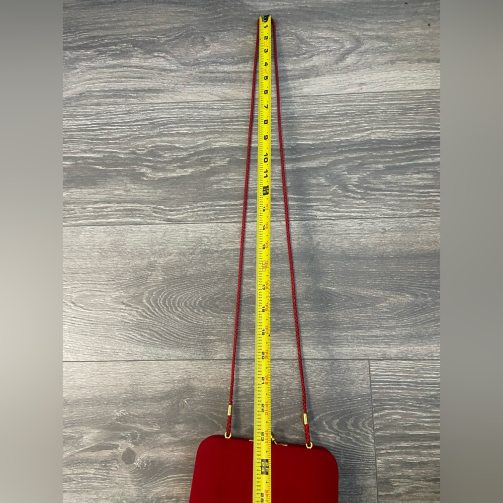 Vintage Elegant Red Clutch/ Crossbody Bag Gold Tone Hardware - Picture 16 of 16